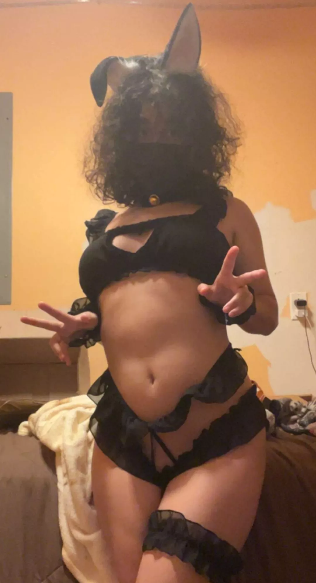 am i a cute lil bunnygirlll?