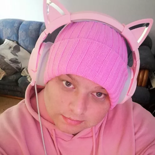 Anyone play Fortnite??