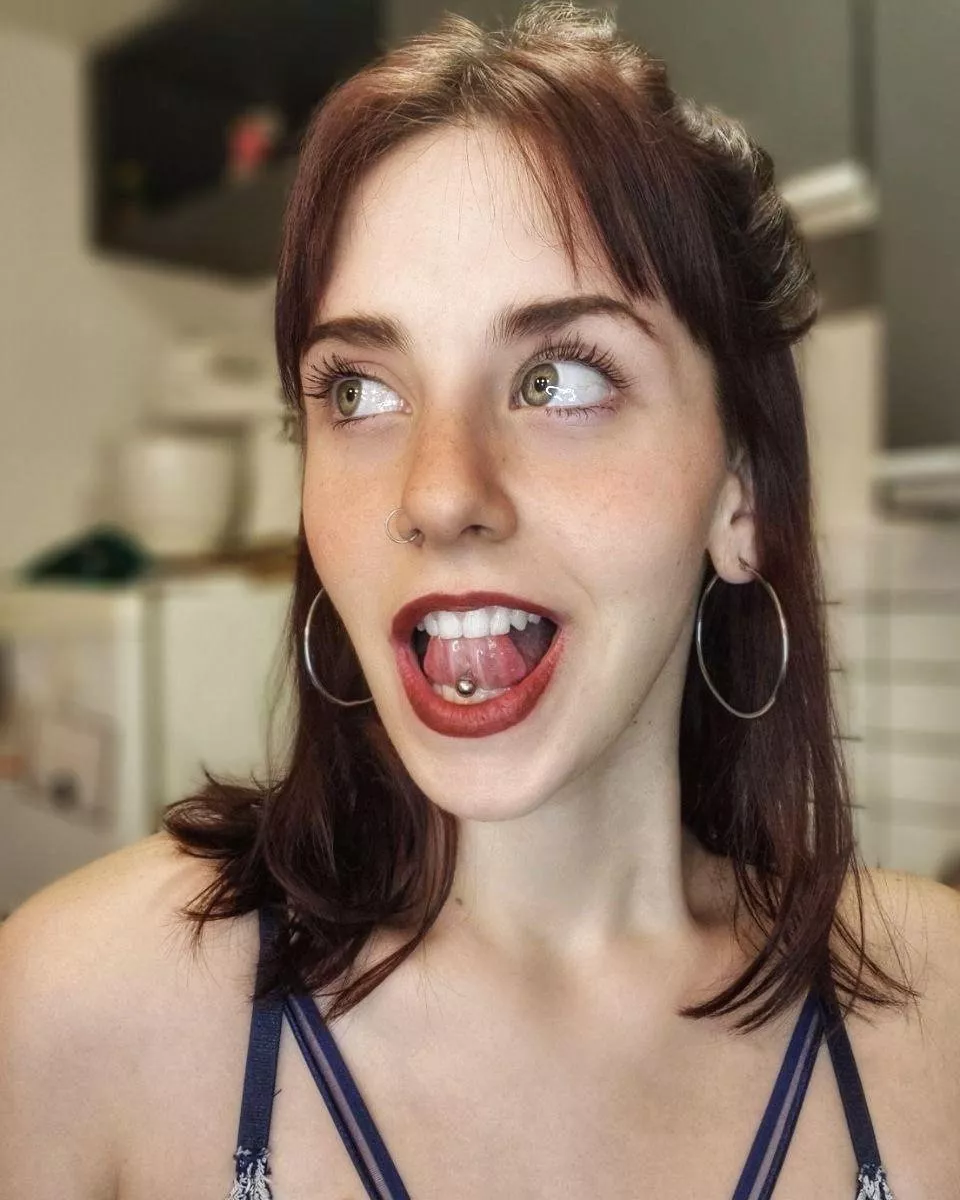 Are redheaded Latinas attractive to you? 🤩