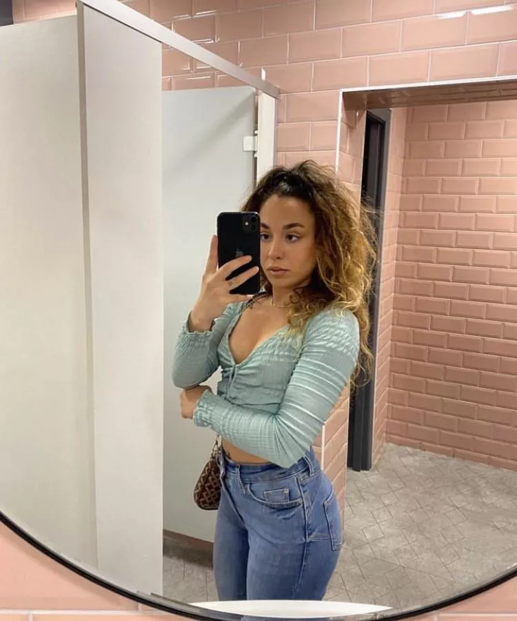 Date night outfit 💕🌸 Brazilian x Thai x Polish