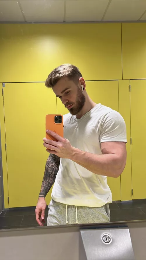 Do you like facial hair on a guy?