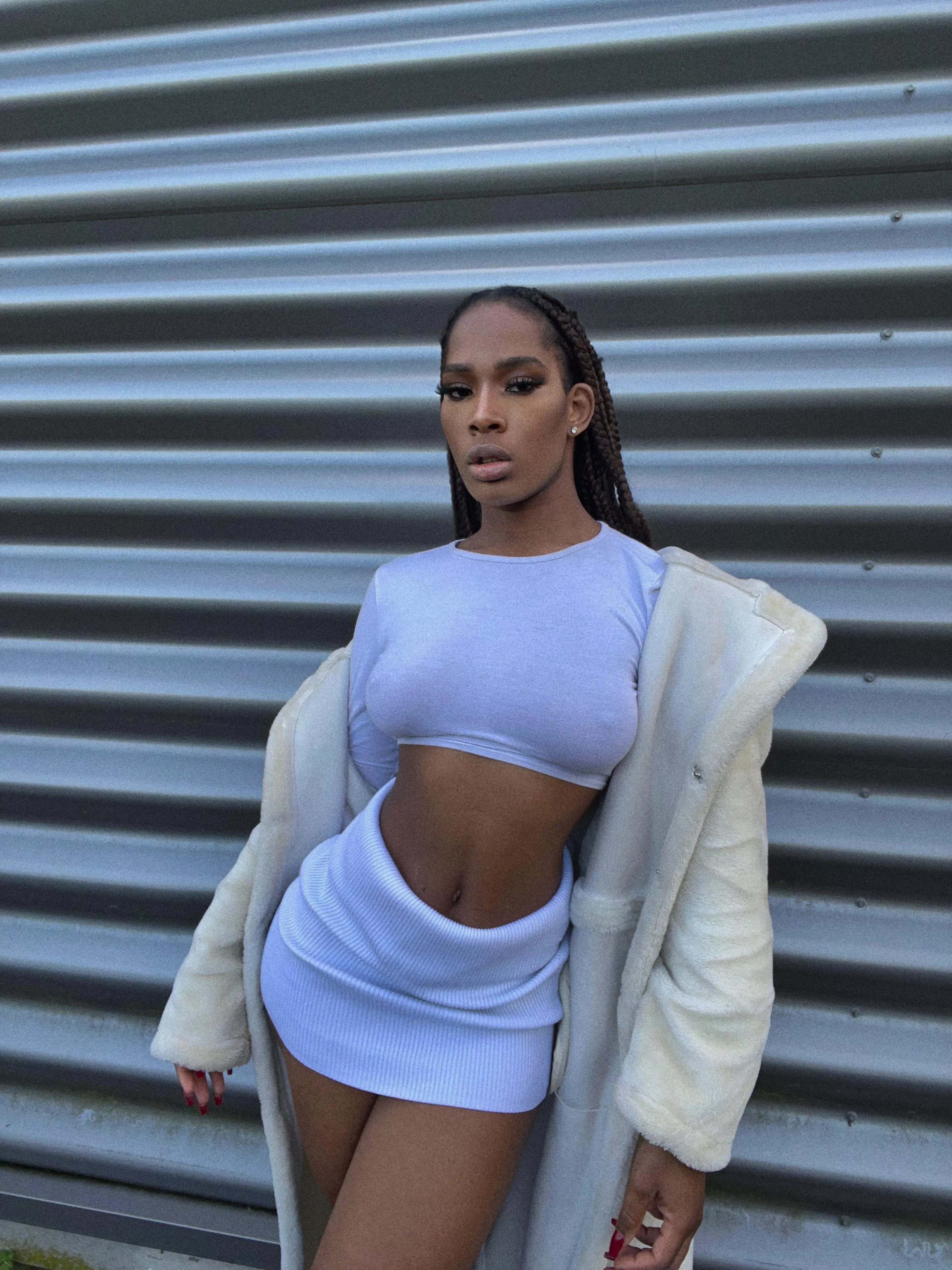 I can be your cute college side chick