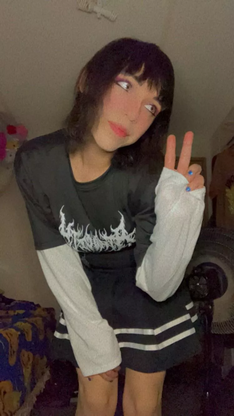 I just want to be pretty 🖤