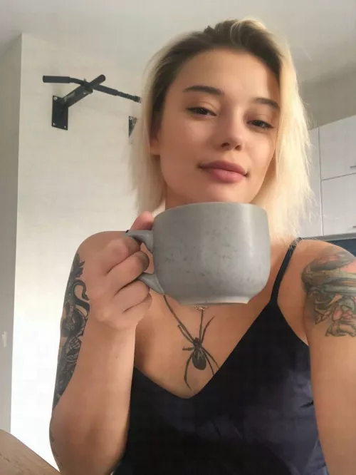 I want a real cock to come fill my pussy with cum