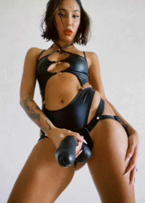 I'm gonna tie u down to the bed and fuck u non stop