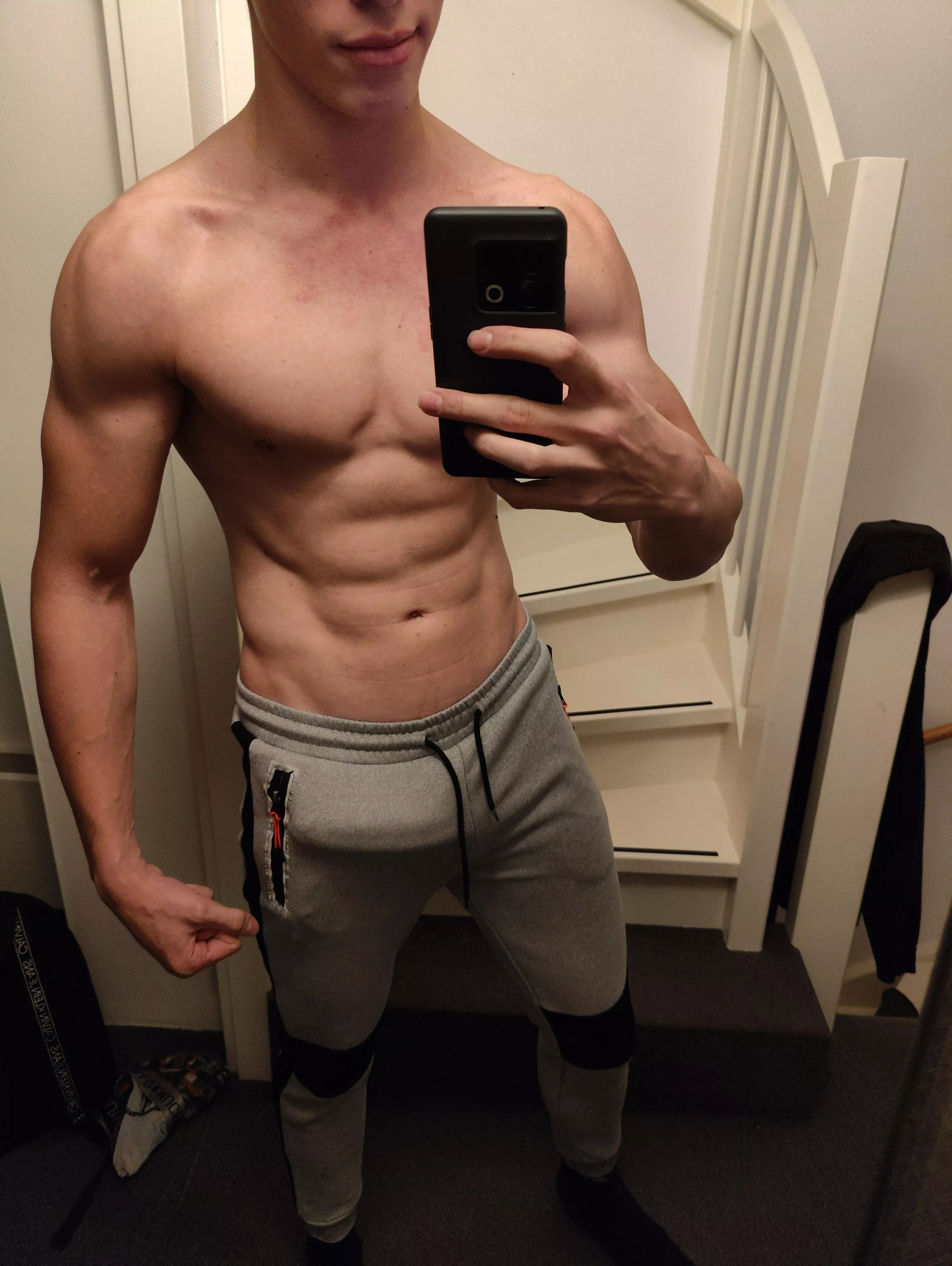 Its sweatpant season! - Dm me if you wanna see me without ;)