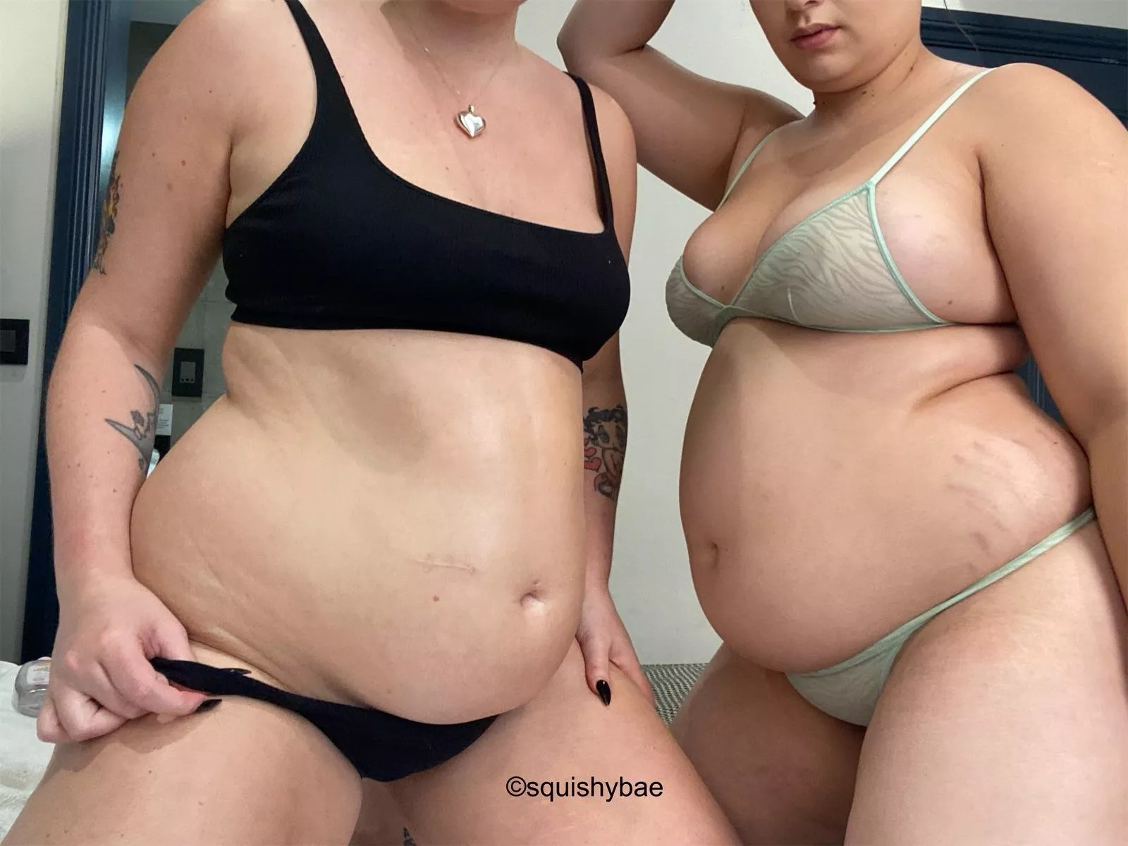 Just before me and GrowingGirl got oiled up 😜✨