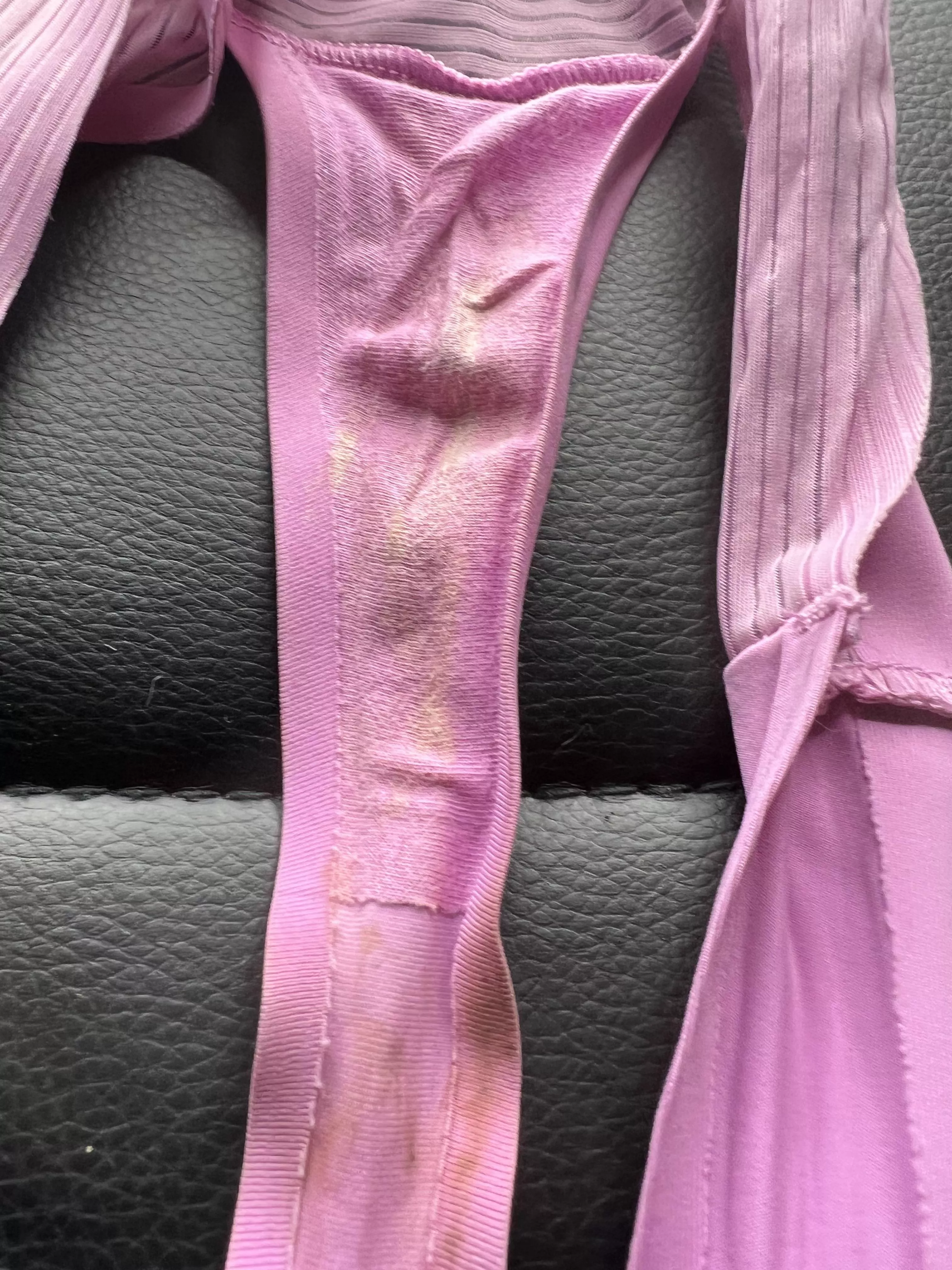 Omg they smell so sweet ! 😈 Skids n grool 🥵