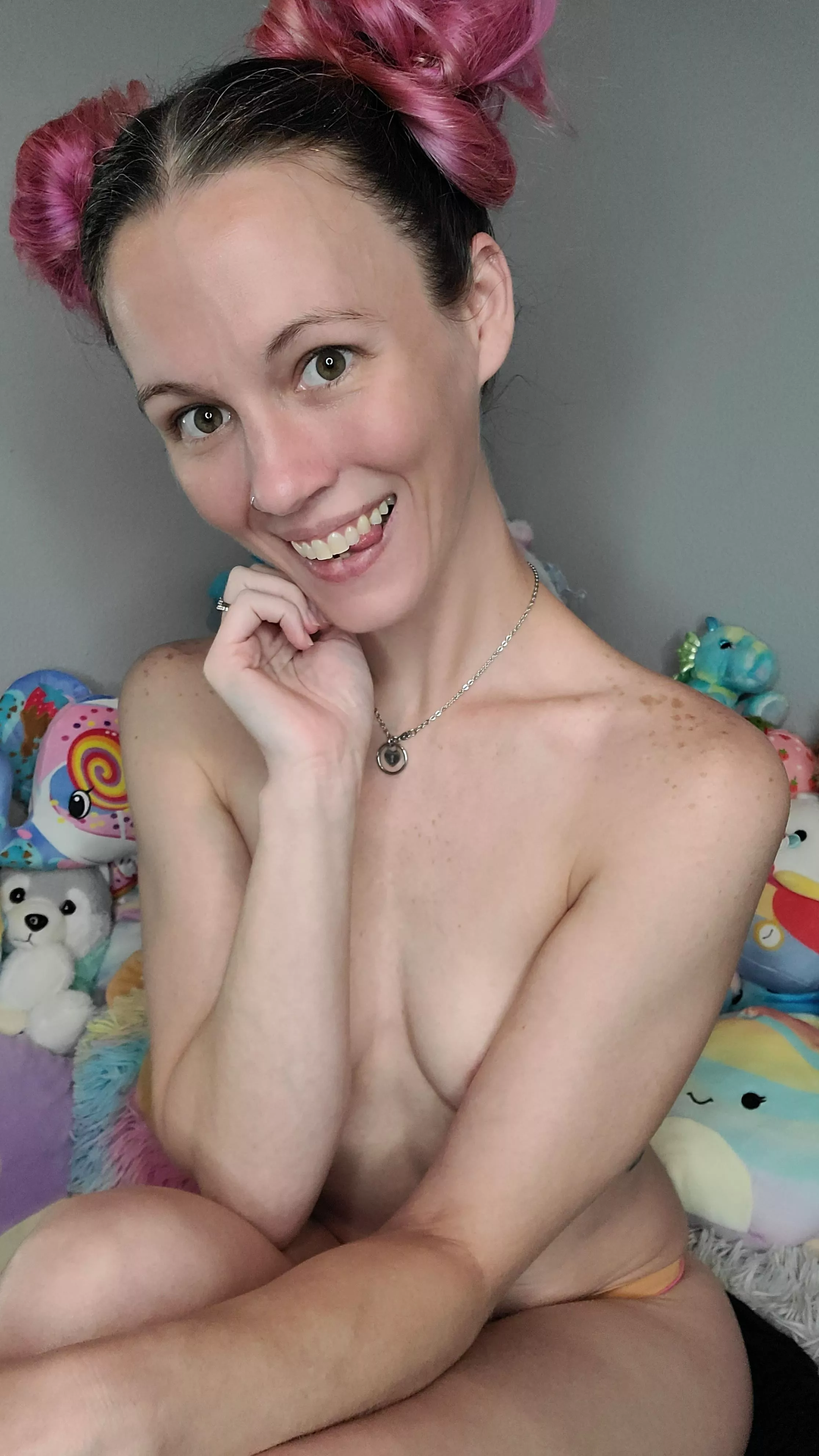 Sexy shoulder freckles