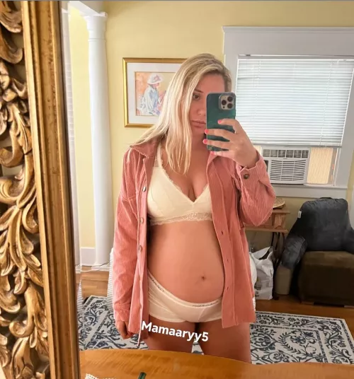 Someone cum and cuddle me