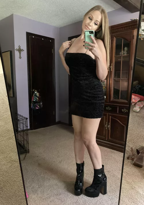 Trying on my new outfits 🙈