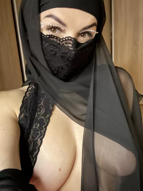 What's your first thought when you think of intimacy with an arabian milf?