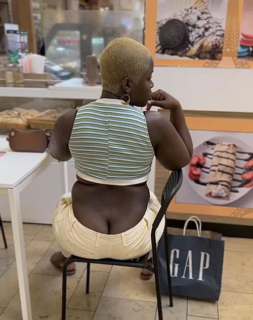 Would you tell me my crack is showing?