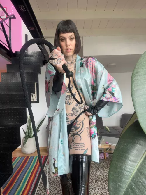 you'll be my obedient ass as soon as you step [F]oot in my house