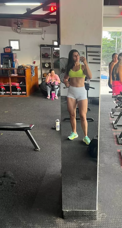 Do older men admire girls with thick thighs?