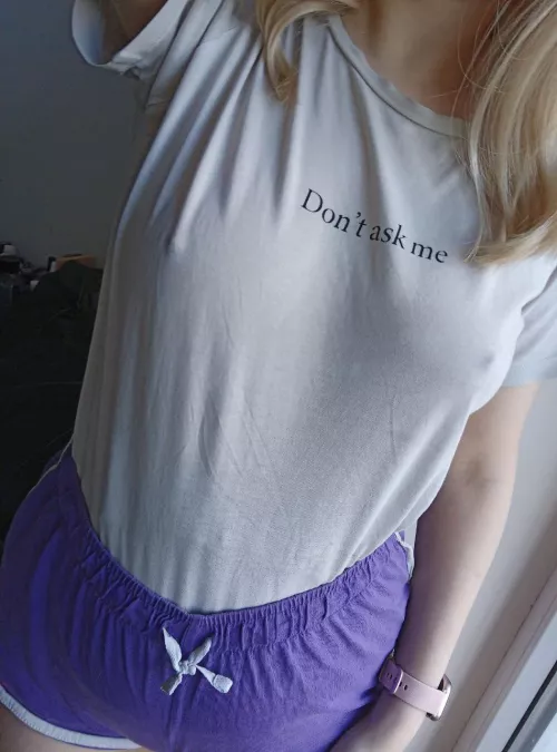 Friday braless vibes