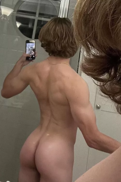 Has not skipping leg day pay off?