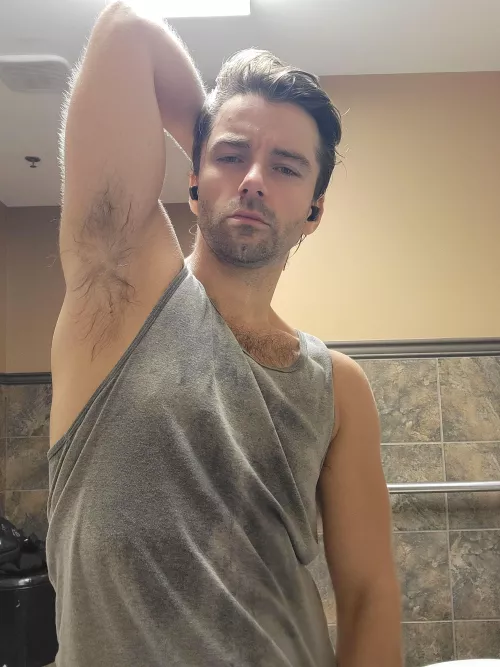 I got wet in the bathroom 😅