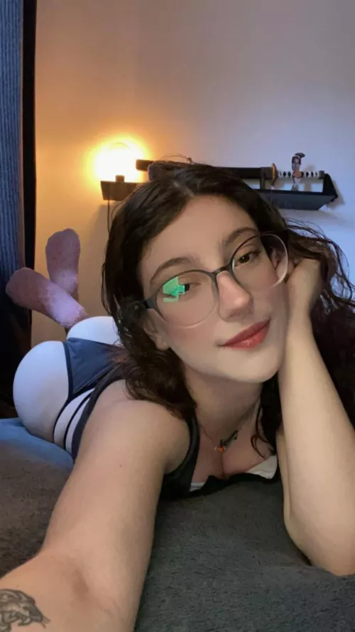 I wonder what do older guys think of a younger girl like me😶