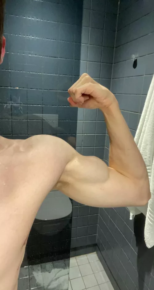 Just turned 18! First pic! I wanna know how to properly show myself😬😈