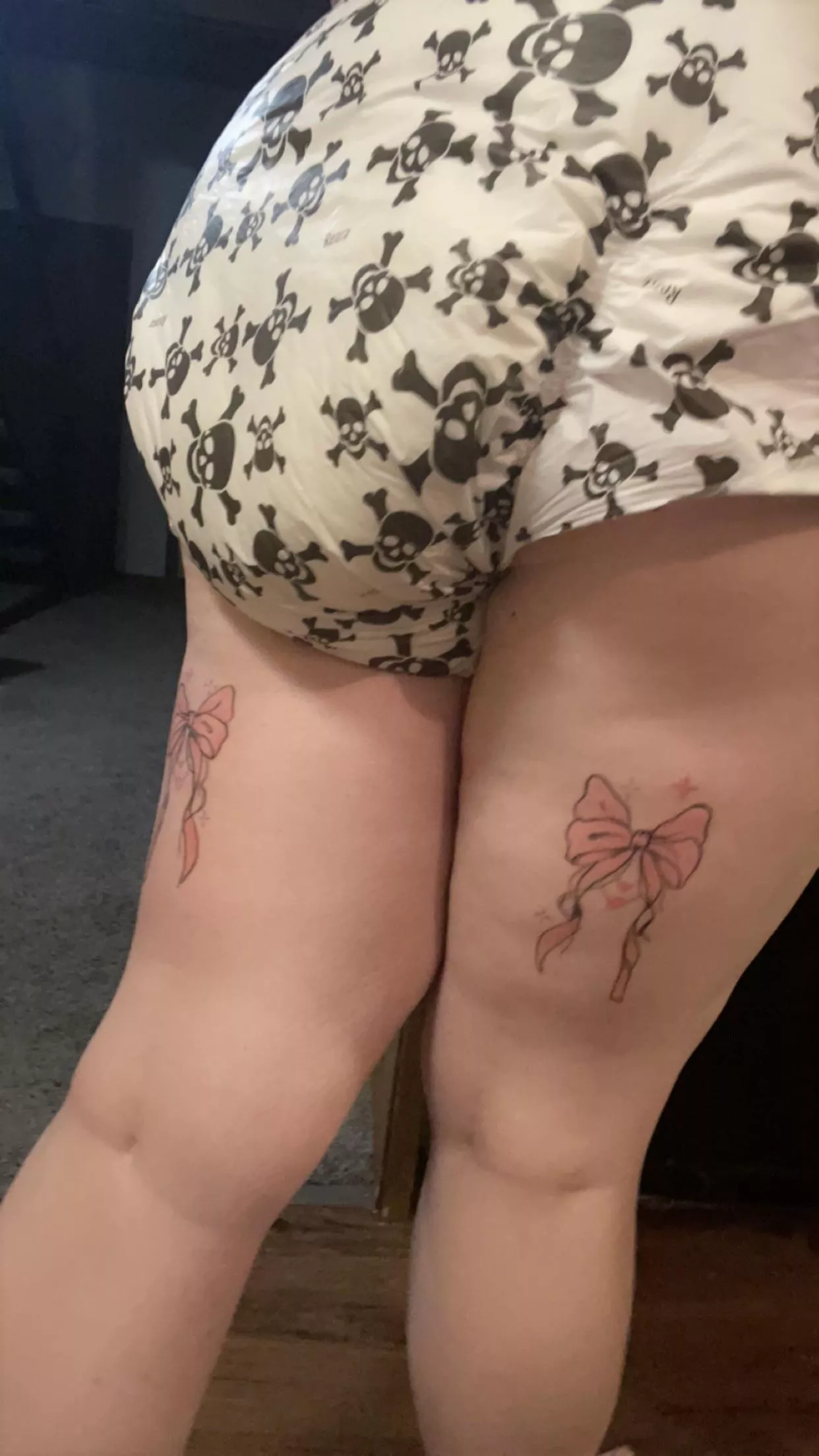 My bow make diapie checks extra cute