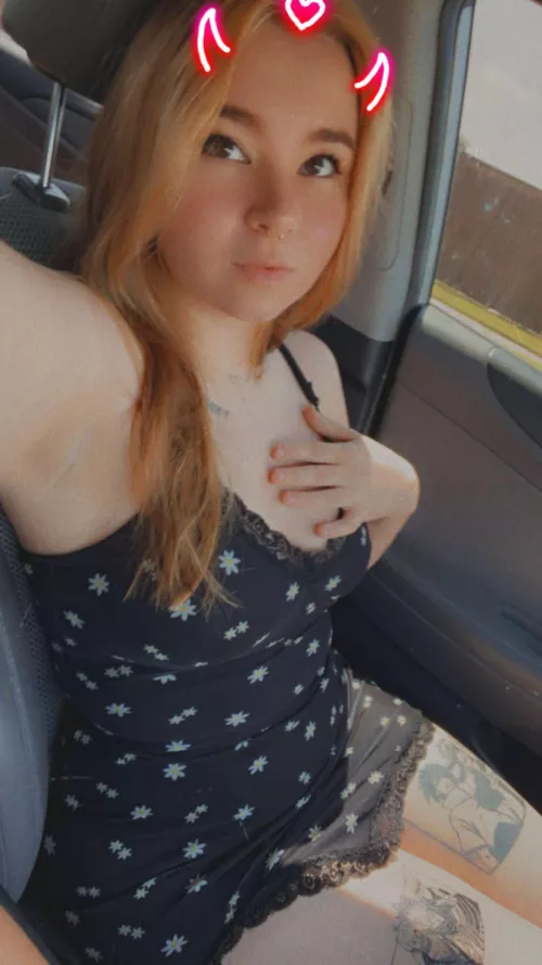 Thought I'd be slightly modest today, even though I'm nude under this dress 🤭