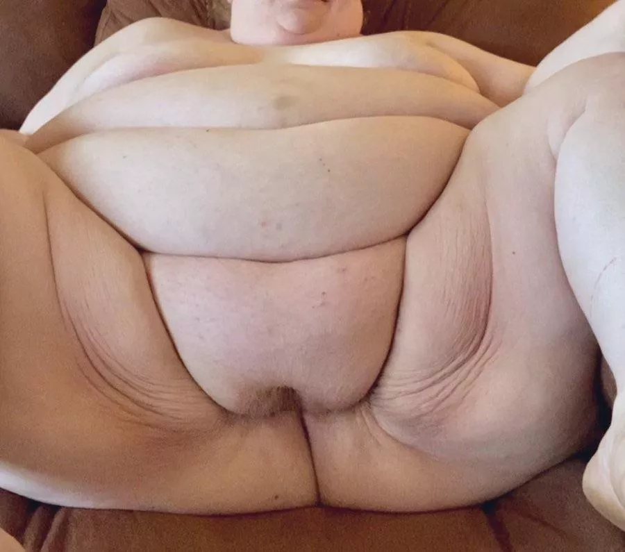 wanna play with my fat fupa?