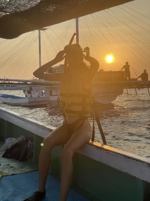 what was the point of choosing swimsuit for swiming with sharks if everyone looks like this