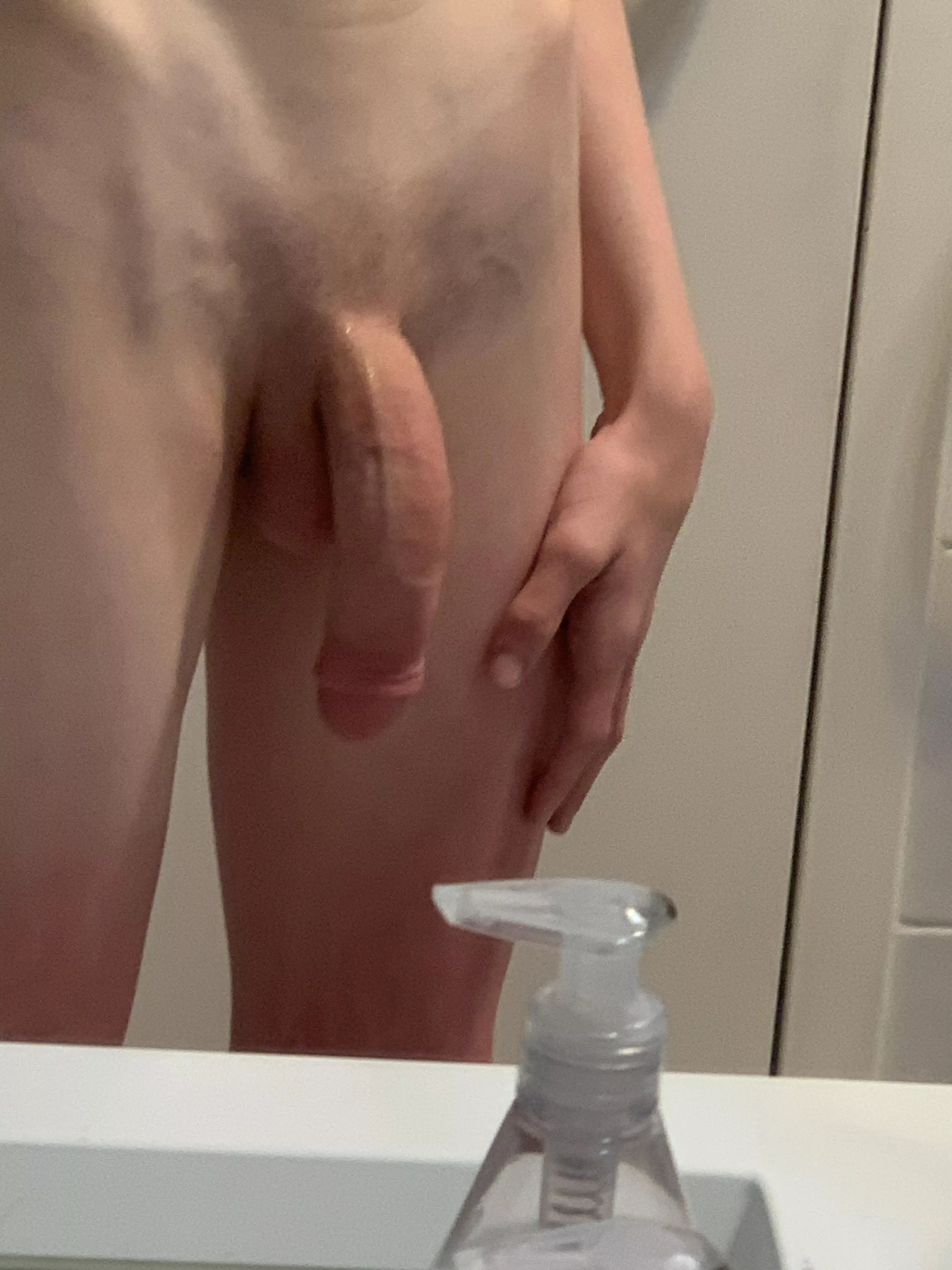 you could mistake me for being cut bc my head is always out when i jerk off