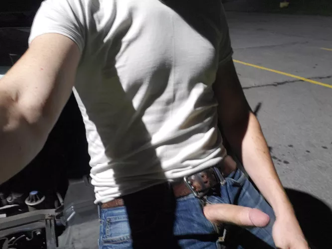 [38] Stuck at work because my battery died. Passing the time while I wait for roadside assistance