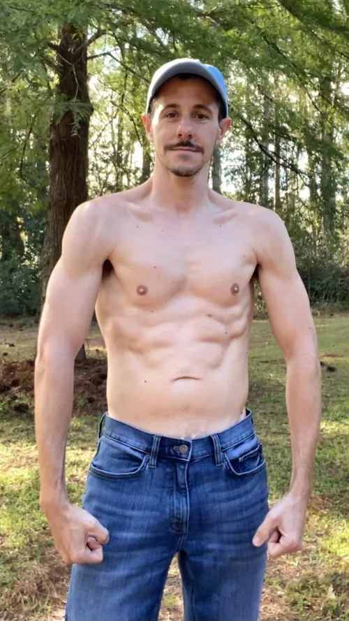 Anyone else think wearing jeans without a shirt is sexy?