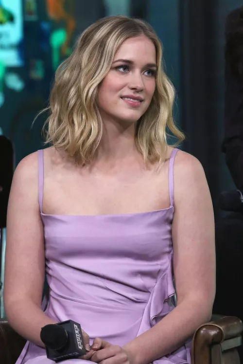 Elizabeth Lail