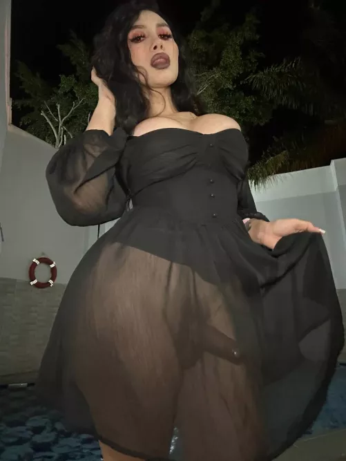 How's my Halloween costume? I'm a vampire mommy ready to suck