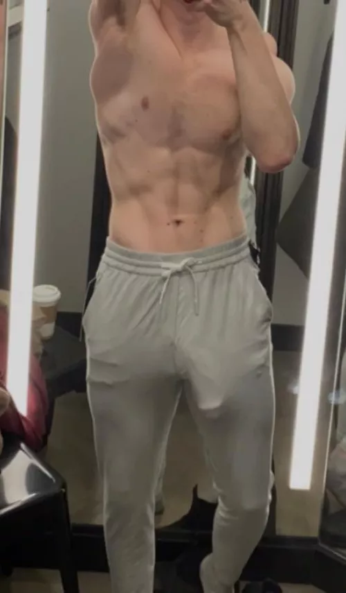 I love grey sweatpants