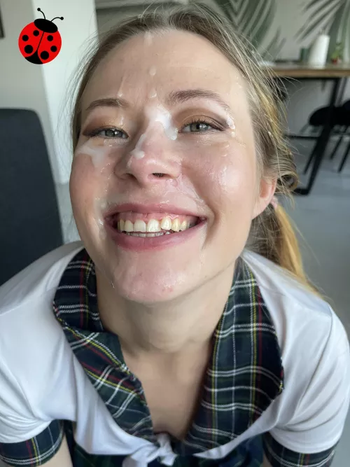 I'm addicted to cum and I'll do anything to get your cum on my face