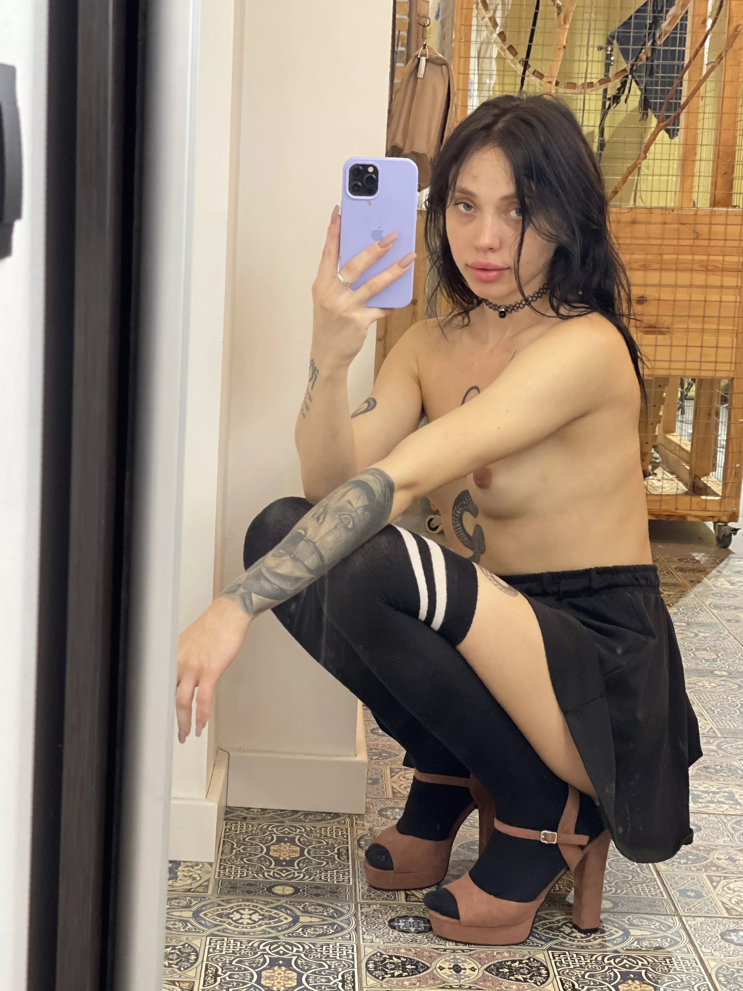 I'm going to the exam, I hope the teacher likes the skirt