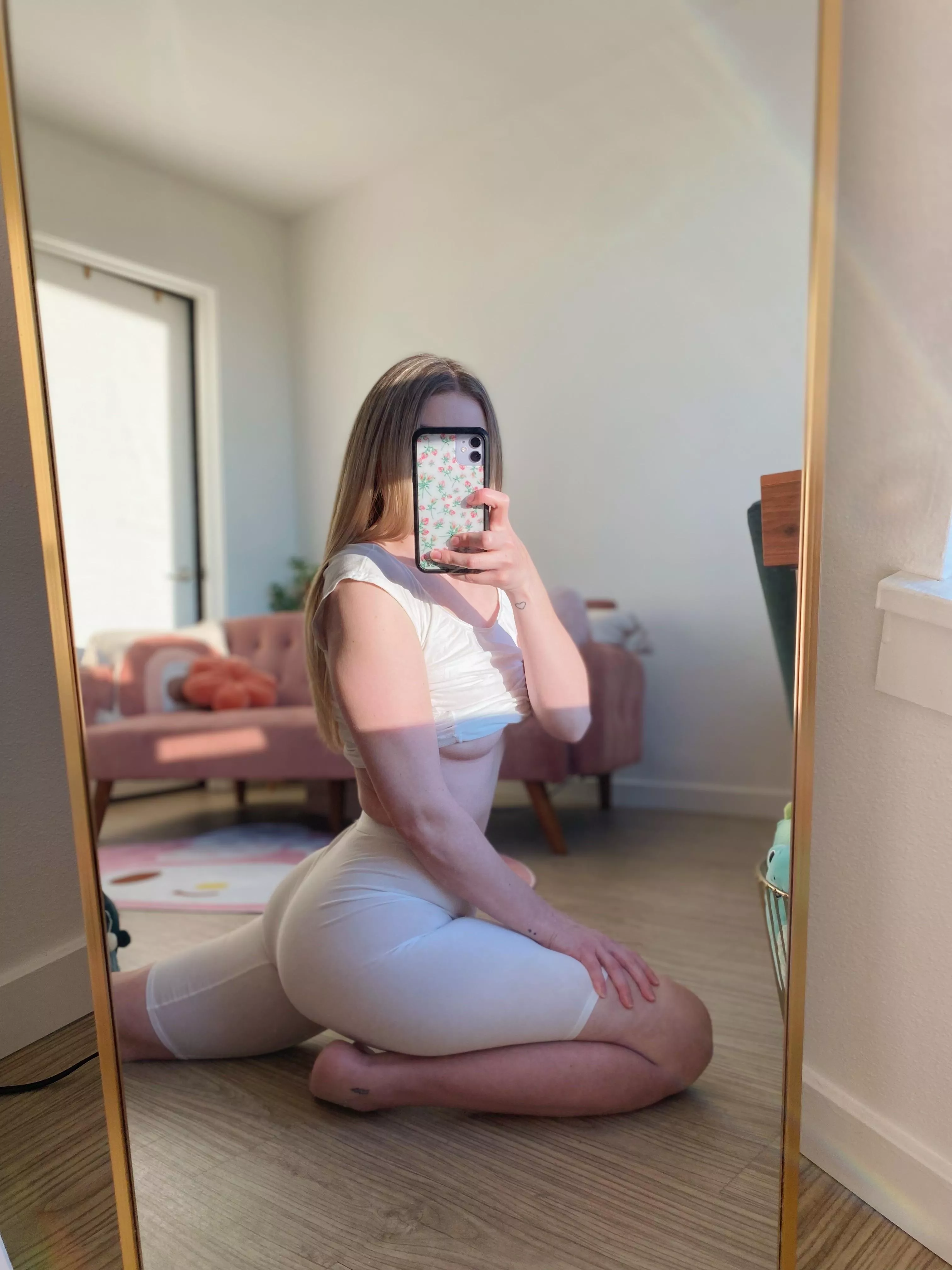 i’m not gonna hide my body just cause i’m a mormon housewife