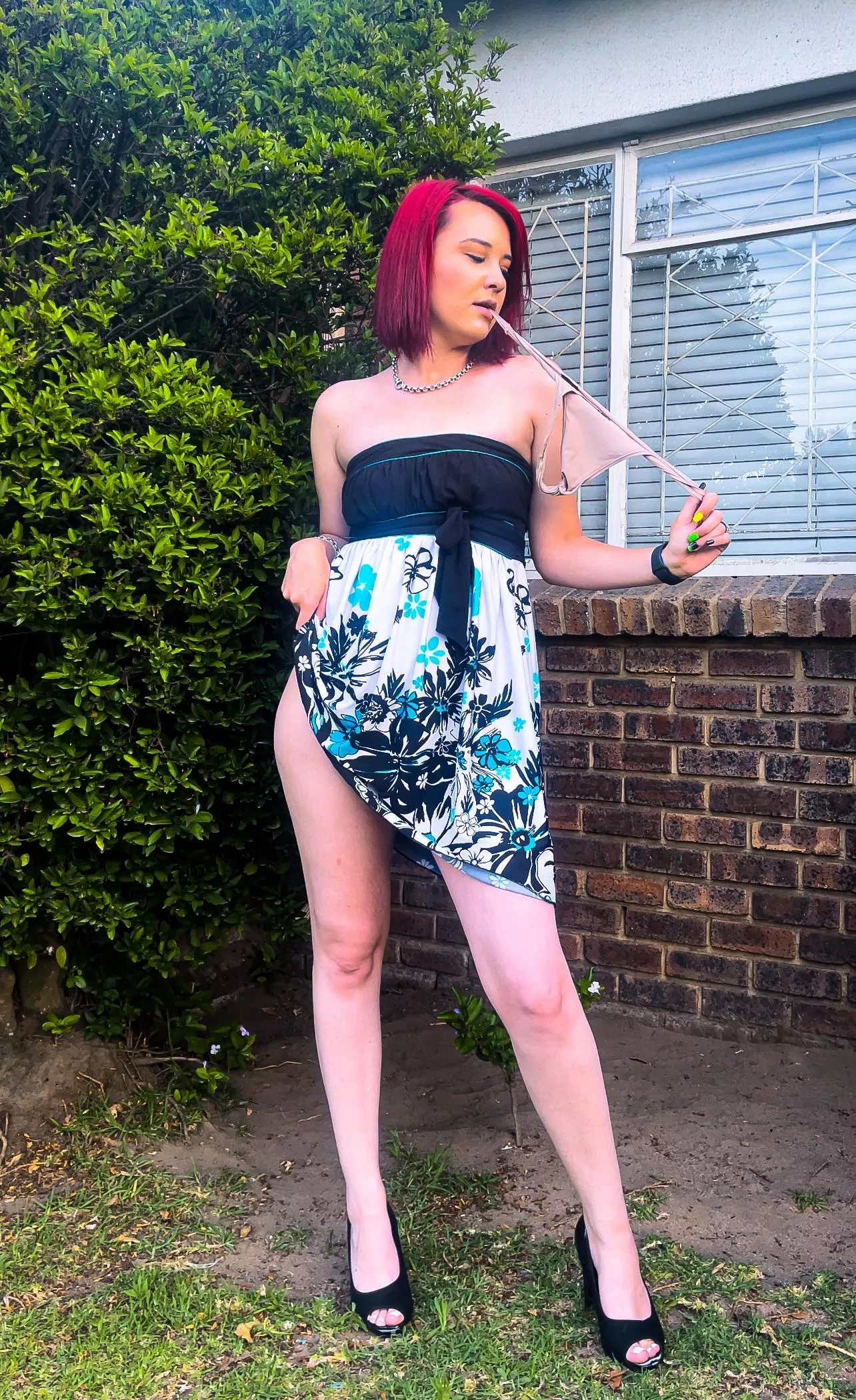 It’s sooo hot outside I couldn’t help myself 😈☀️