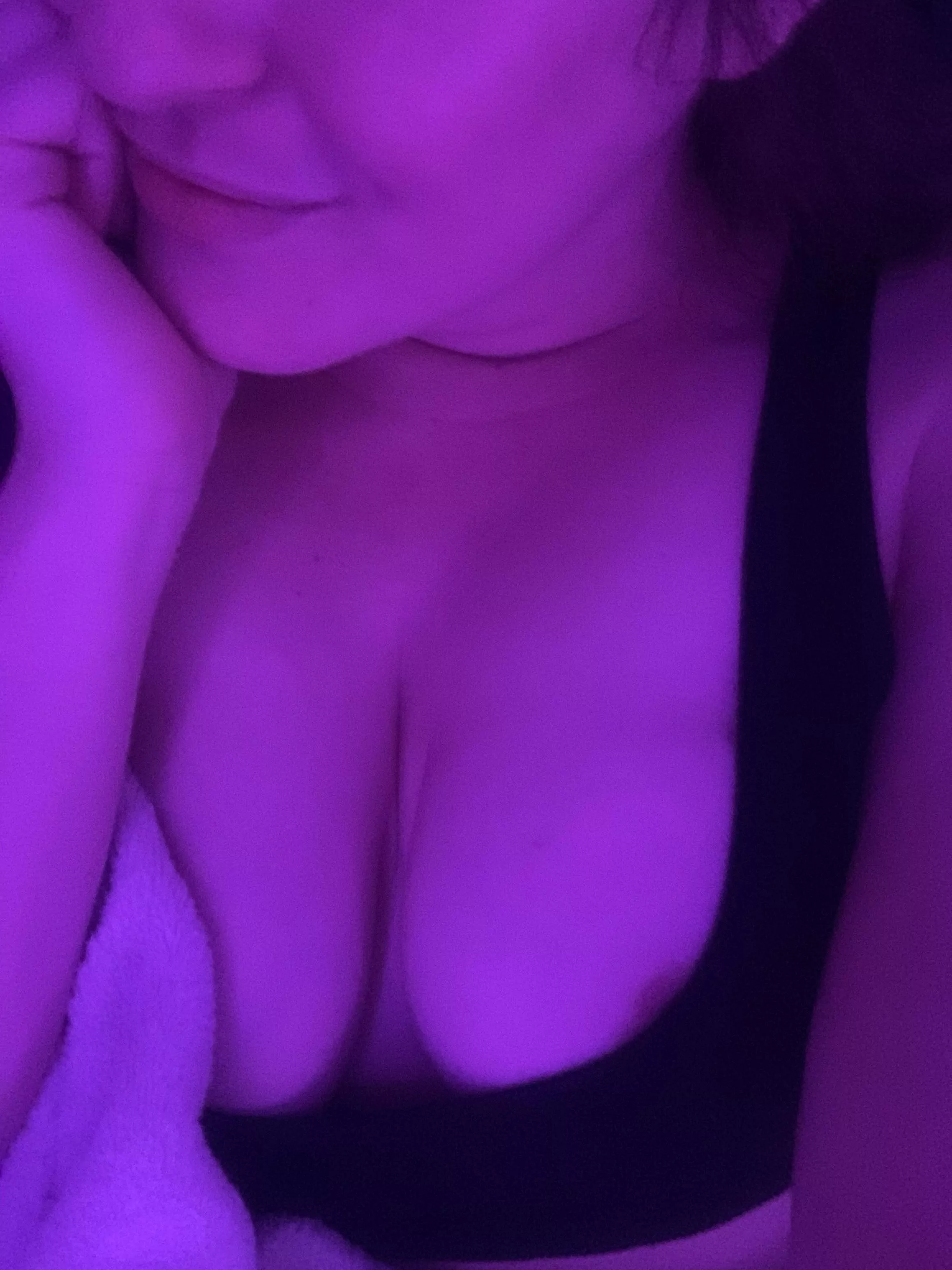 Just poking out to say hi ✨