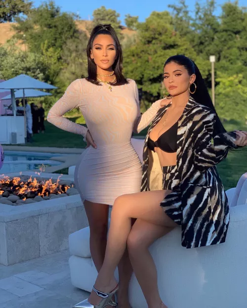 Kim & Kylie make for a dang sexy duo