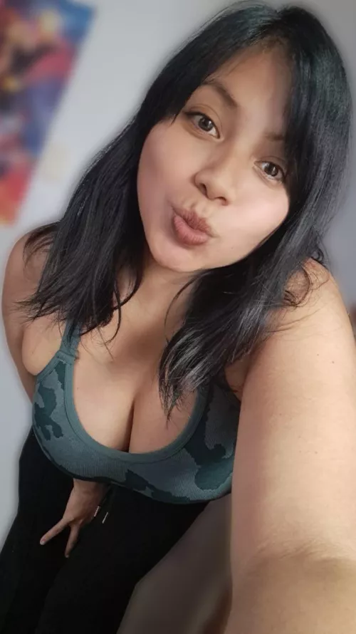 My ex said i always show too much cleavage 🫢