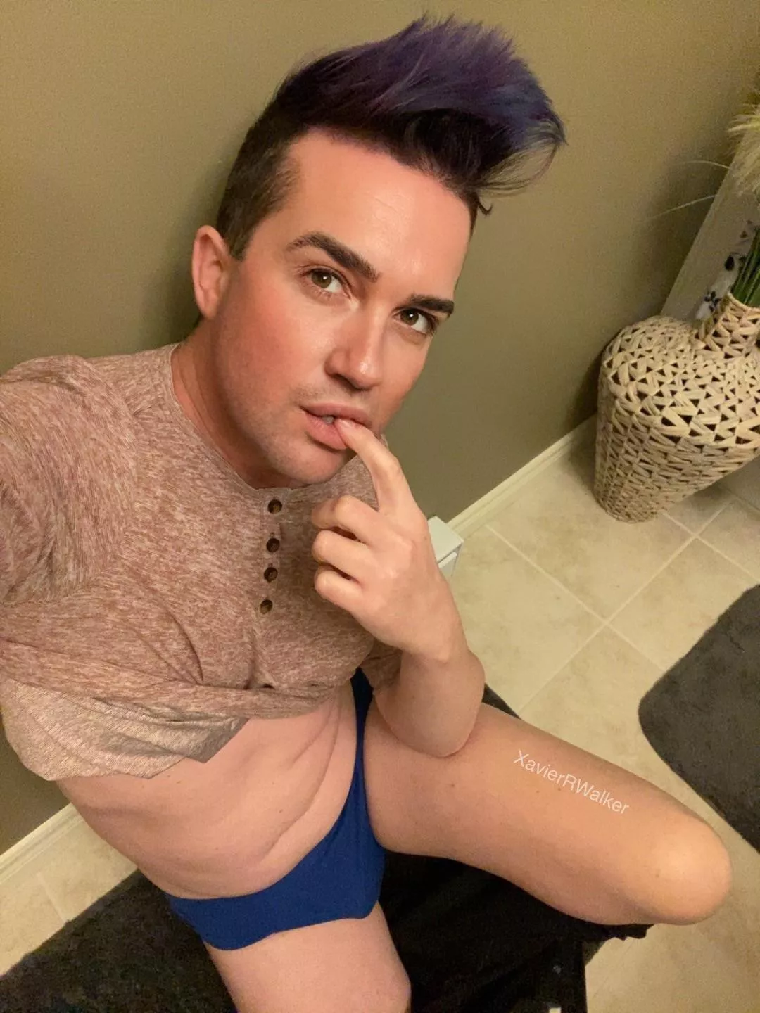 (Nsfw) want to replace my finger with something?