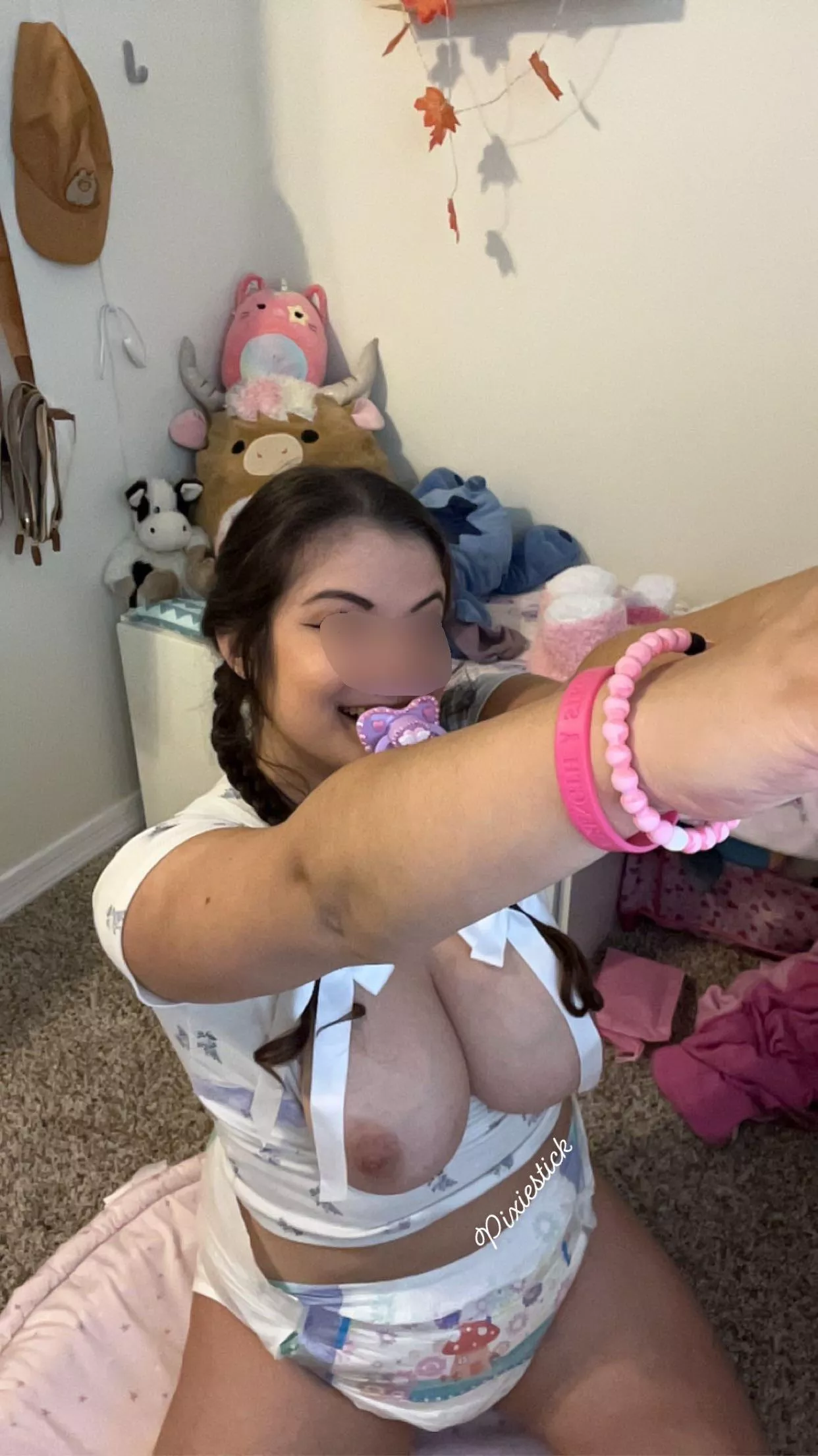 They call me “lil miss grabby hands” when they bring out da chocolate milk…🍼🍫