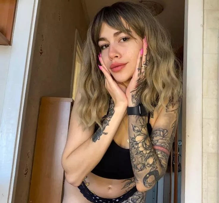 will u glaze my lips with your cream?