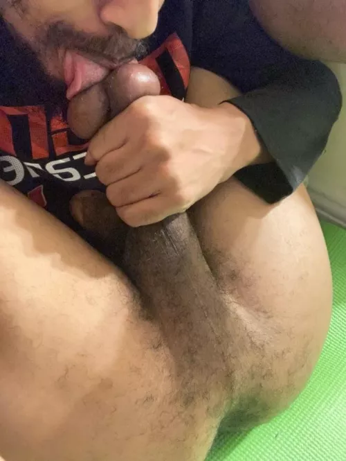20 licking my own balls and cock @princeshittt
