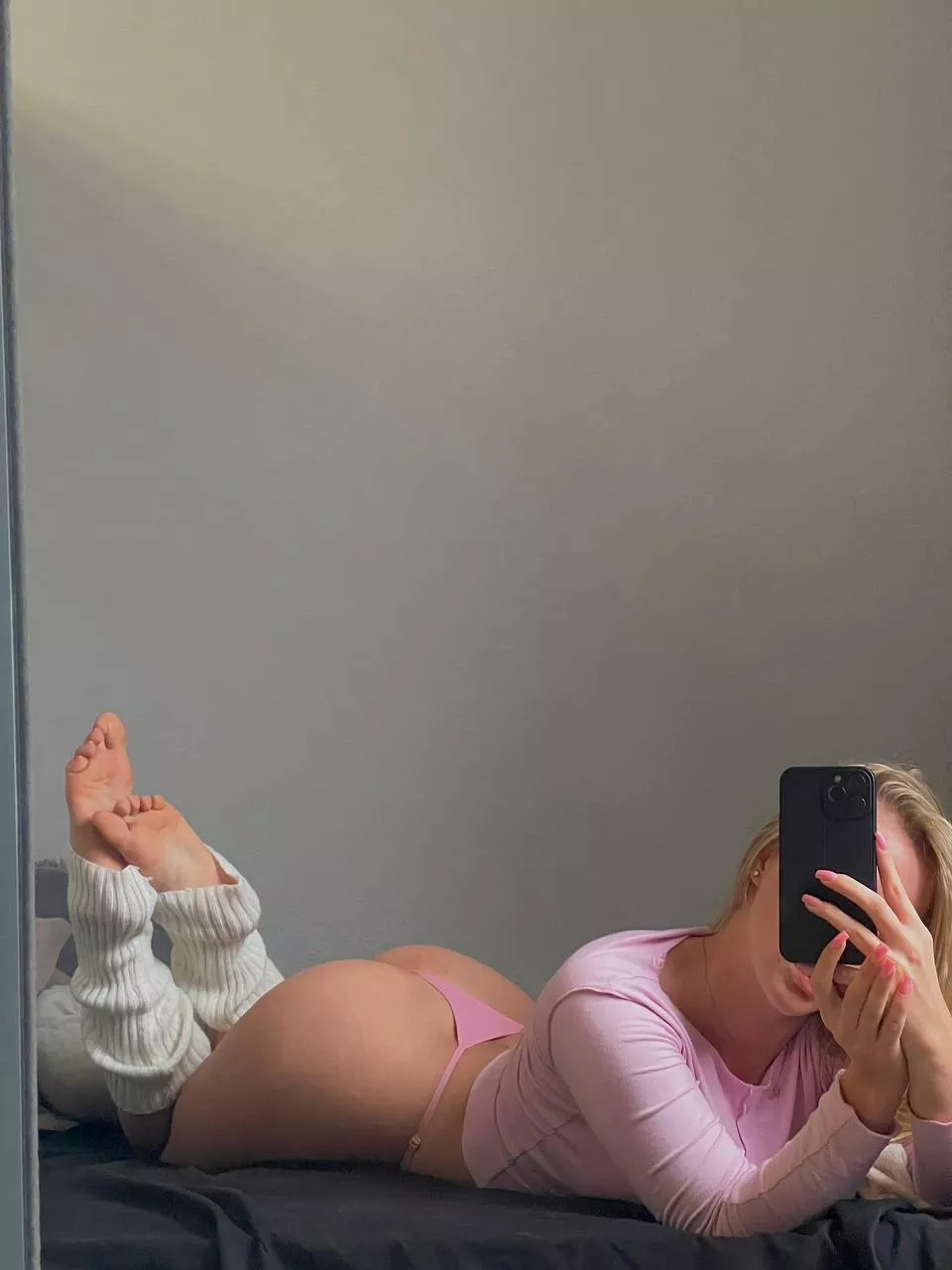 Come cuddle me from the back ;)