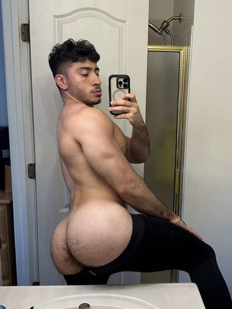Cute himbo ass hanging out my Nike spandex