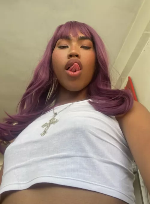 do u like the tgirls w purple hair?