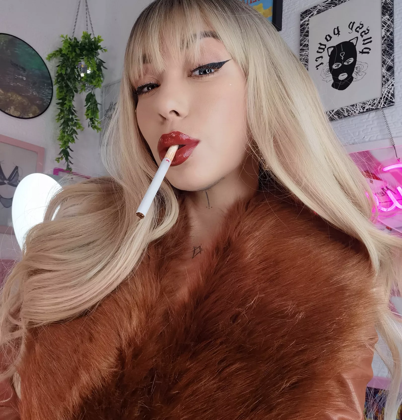 Do you like it when I dangle my cigarette like this