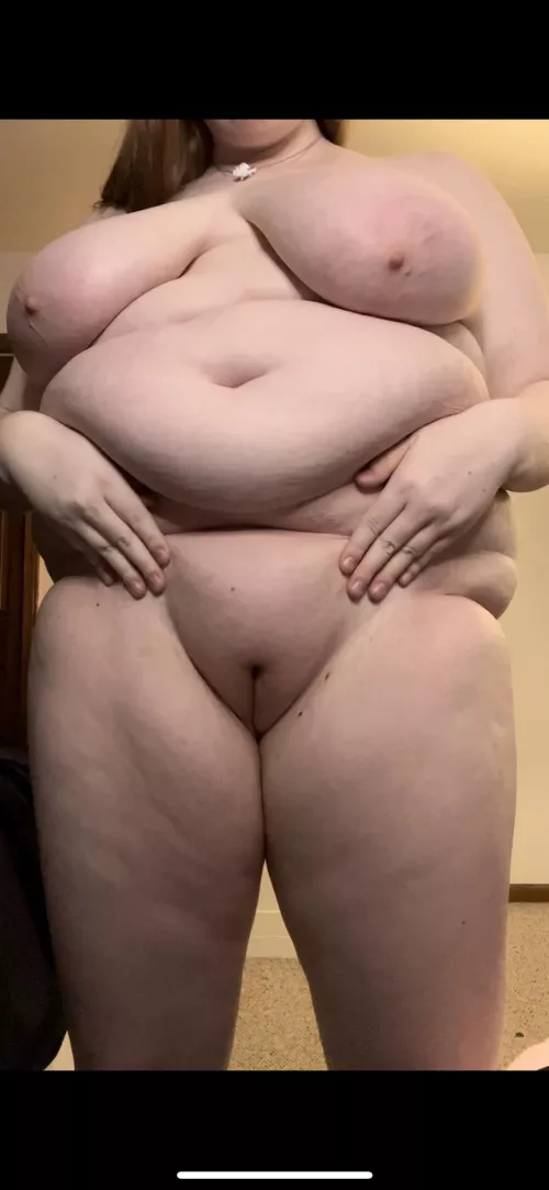 Do you like my fat pussy? 🥺
